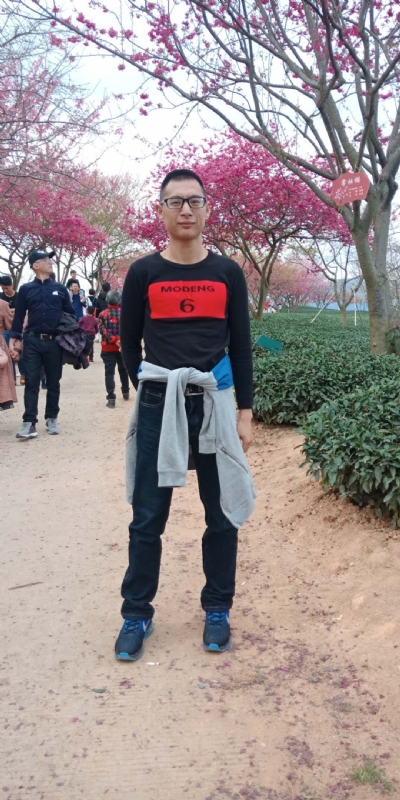 小梁的第二张照片--诏安婚介网