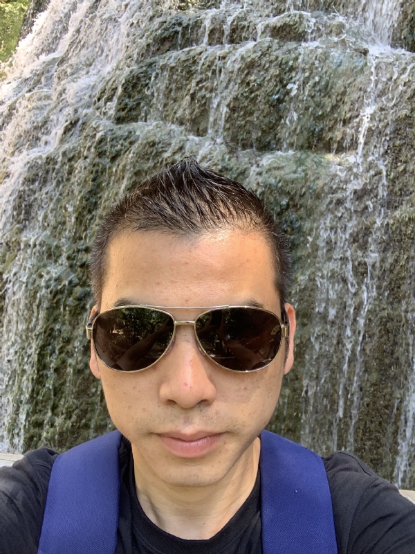 高兴的第二张照片--诏安婚介网