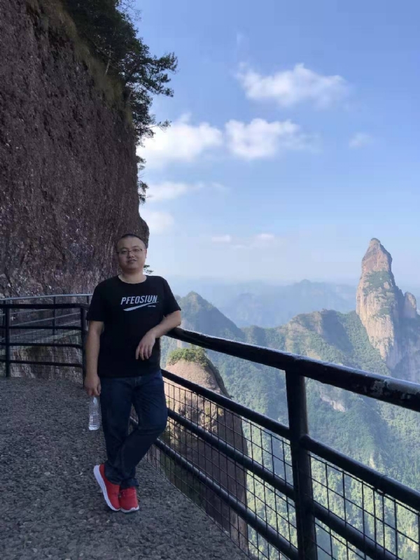 不杵于物的第一张照片--诏安婚介网