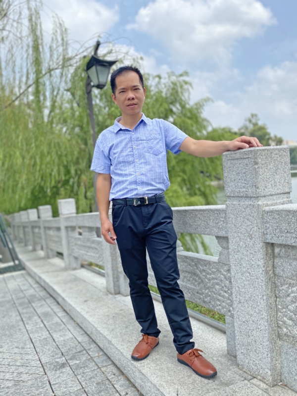 奇峰向阳的第一张照片--诏安婚介网
