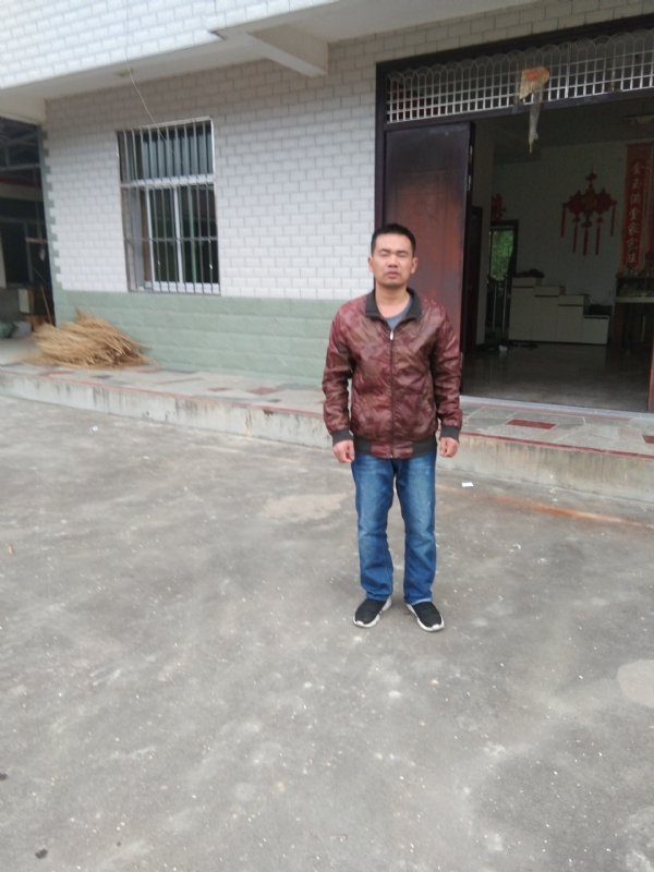 阿泉的第一张照片--诏安婚介网