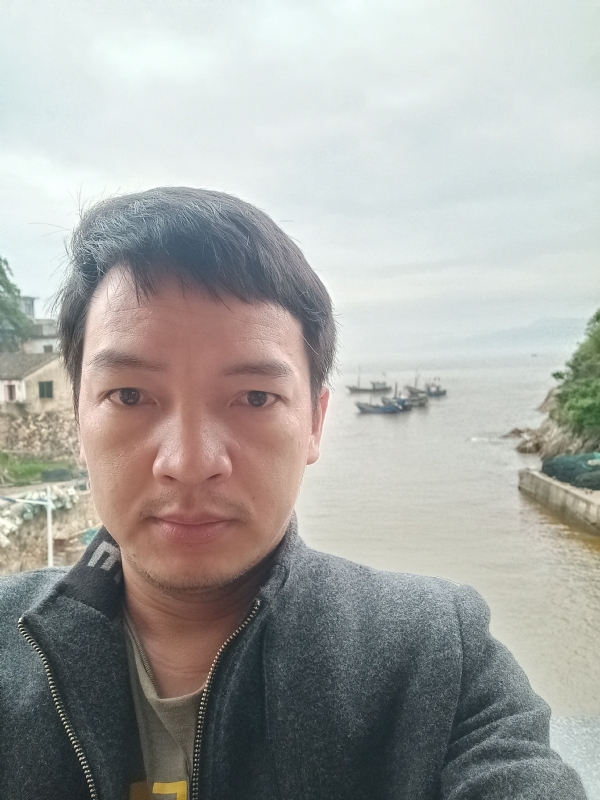 啊亮的第一张照片--诏安婚介网