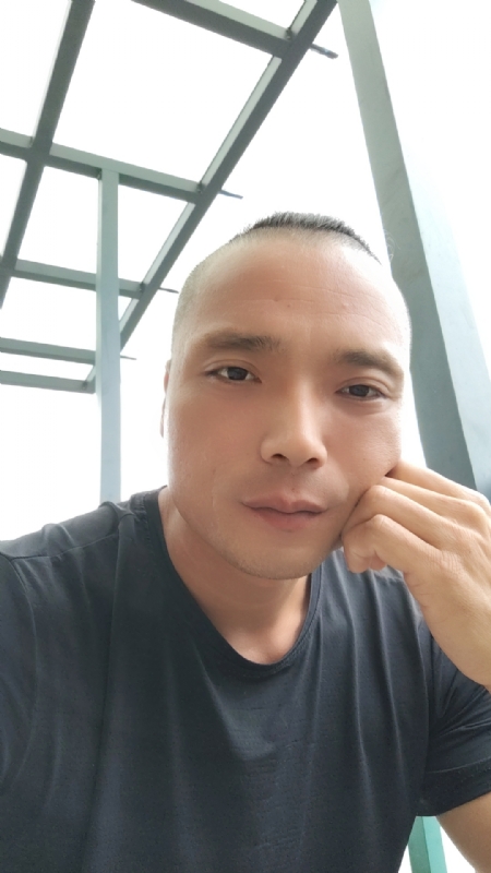 伯爵的第三张照片--诏安婚介网