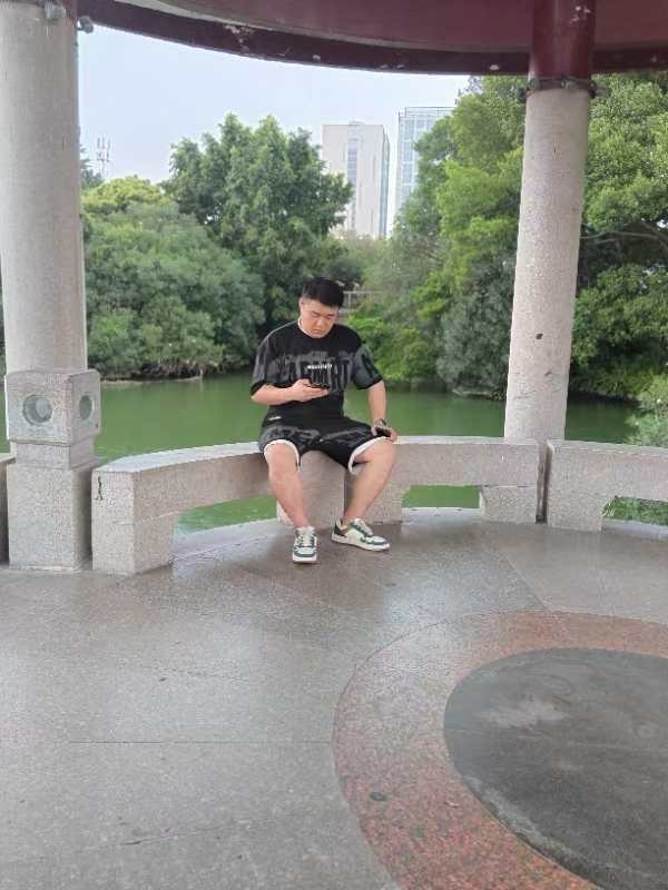 不善挽留的第一张照片--诏安婚介网